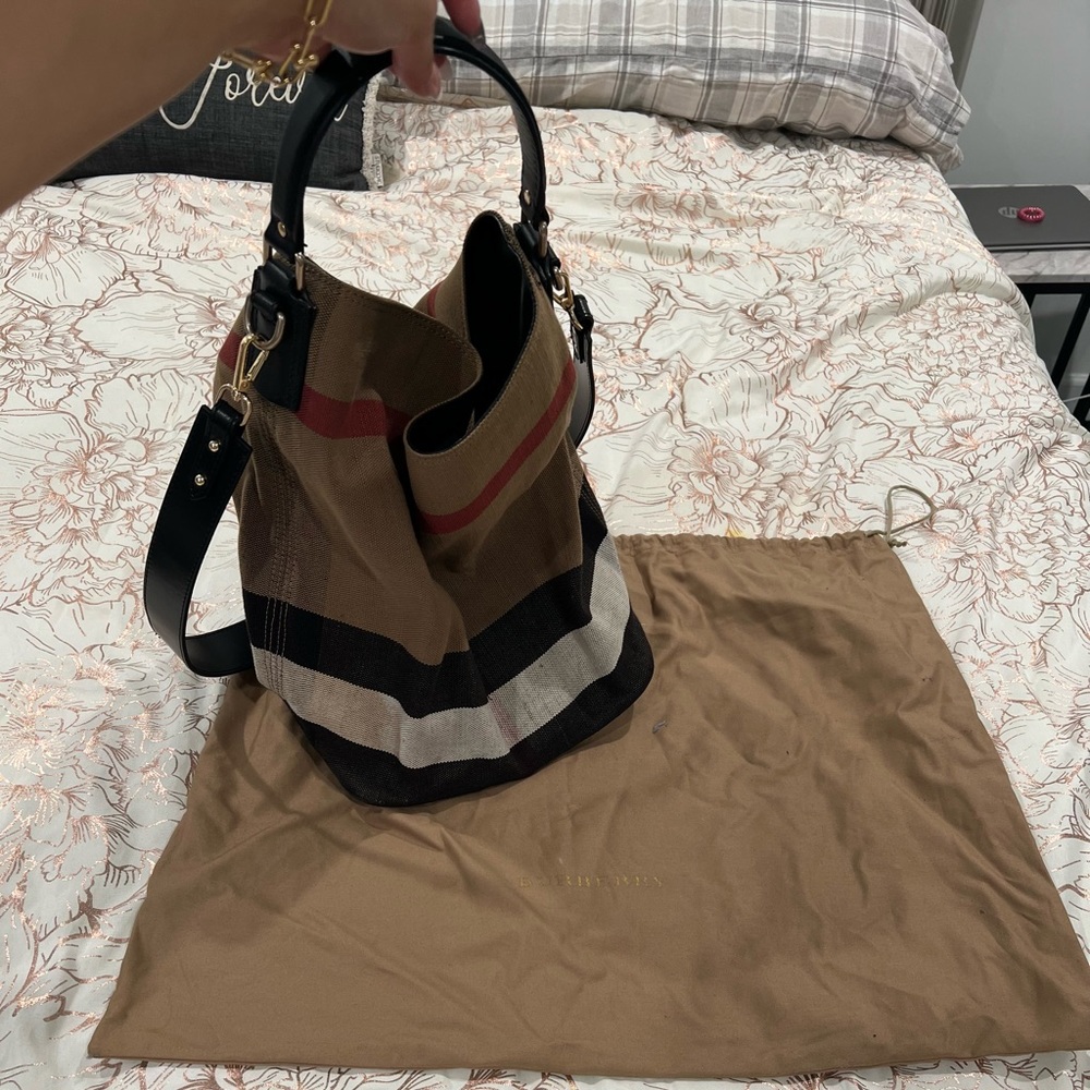 Burberry handbag , very good condition comes with dustbag